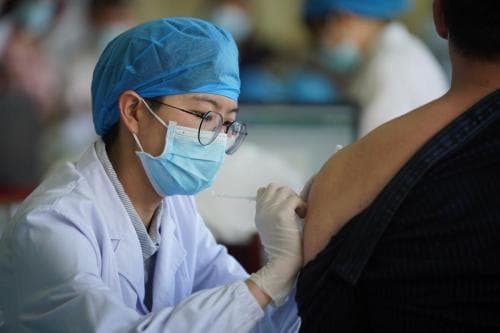 重庆大渡口区居民:“打疫苗像在走贵宾通道”