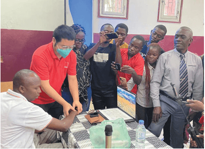 六十年援外医疗书写大爱无疆(中国援外医疗队派遣60周年)