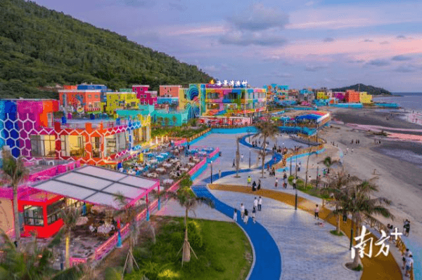 广东陆丰:党建引领 “彩虹小镇”增添“红色动能”