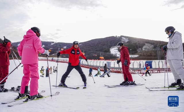 吉林:“冰雪经济”拓宽致富路