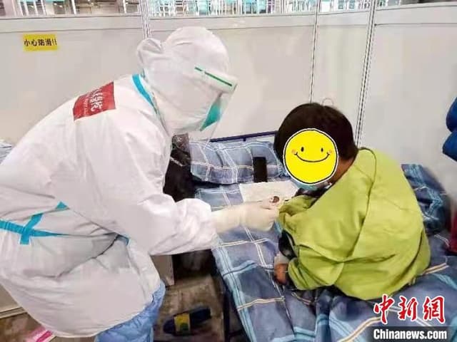 上海抗疫医护暖心创作：萌萌“大白”上贴纸 “虎年东方签”插画祈愿平安