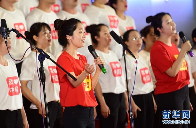 河北沧州:白衣天使庆“七一”为党放歌