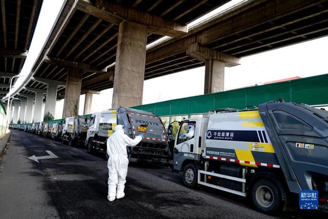 上海：封控小区垃圾“日产日清”