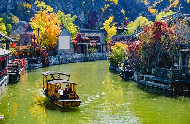 北京:古北水镇赏秋正当时