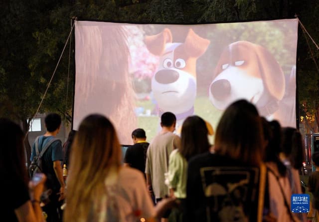 西安:电影艺术融入市民生活 老旧厂区焕发经济活力