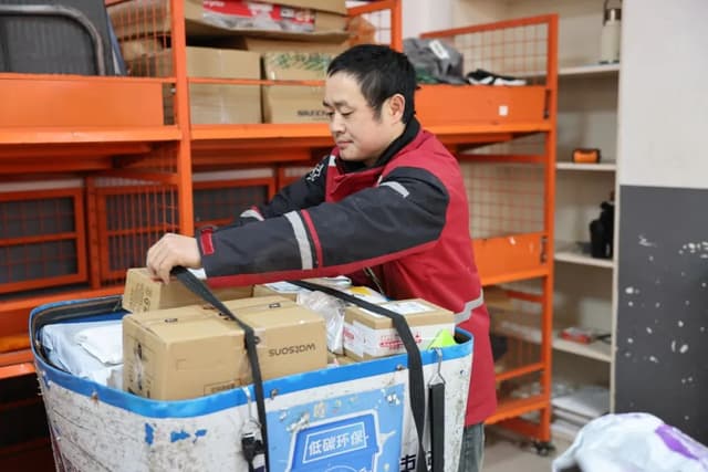 快递送货上门,价格会涨吗?“最后100米投递”如何优化?