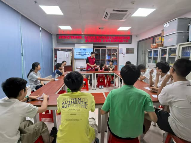 步涌社区:点燃青春梦想,启航职业未来 —— 青少年职业探索小组