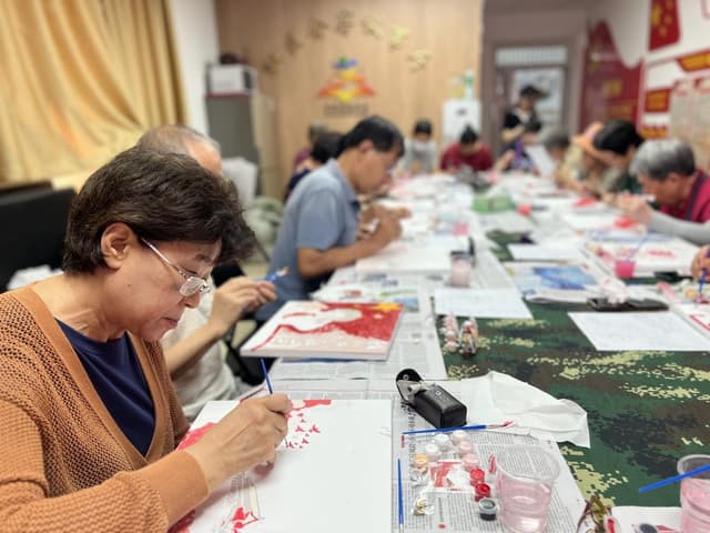 海淀西三旗街道育新花园社区里的“别样红”!