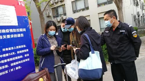 1名社工服务500户居民!超大社区管理难如何破题?