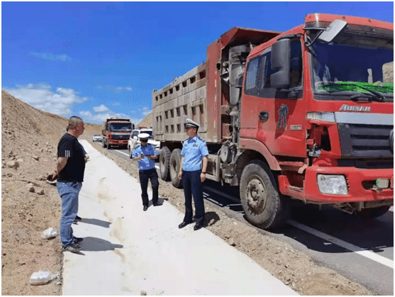 兴安盟扎赉特旗公安局交通管理大队集中开展工程运输车专项整治行动