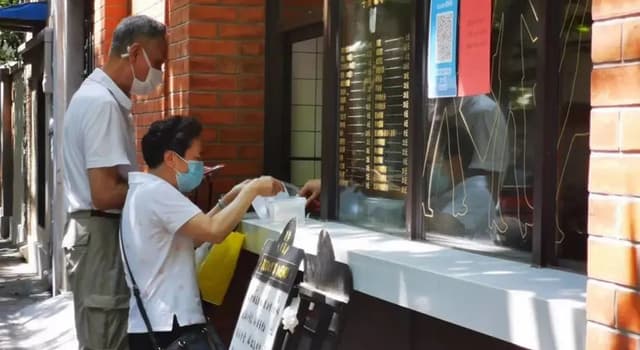 出道即网红!徐汇天平街道梧桐树下的邻里餐厅让老人省心省力享受好滋味