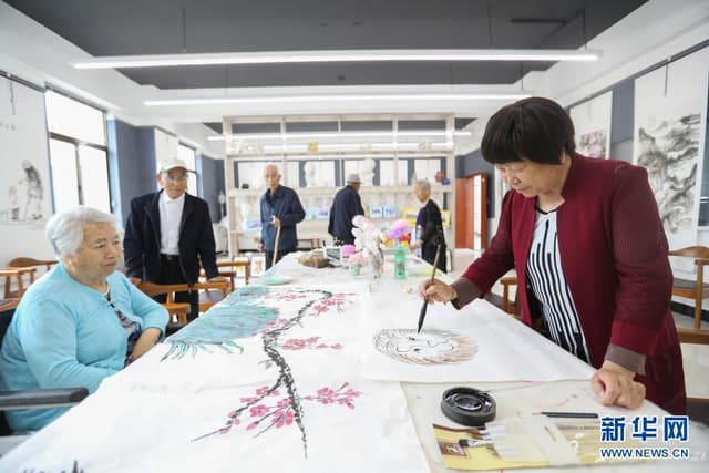 甘肃庆阳:浓浓爱老情 最美夕阳红