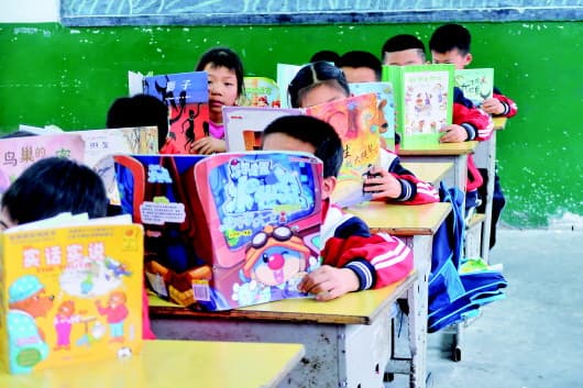 “大别山书声“:在大别山深处播下4万颗“种子”