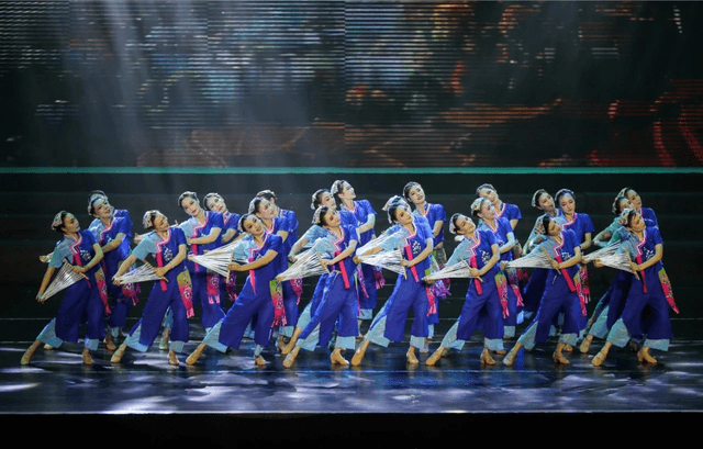 喜报!玉山县文化馆仙岩索面舞蹈队荣获市广场舞集中展演一等奖