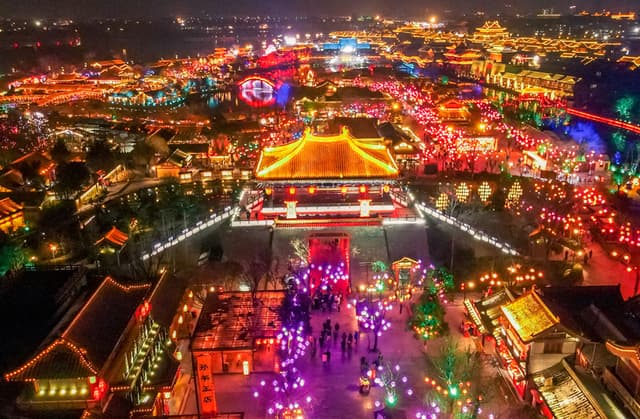 河南开封:“夜经济”正当时