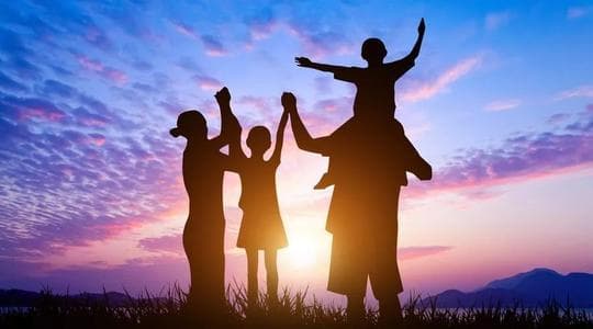 “房价太高逼走年轻人”央行重磅论文火了:应全面放开生育!