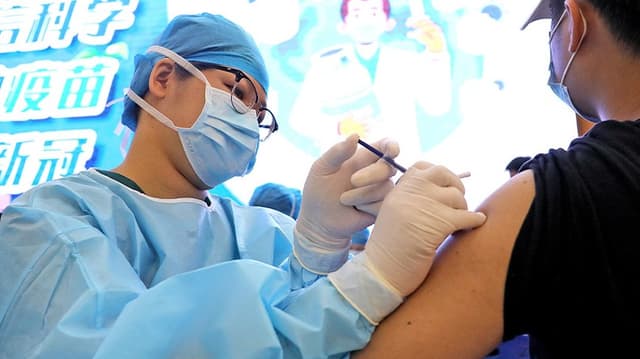 国药:新冠灭活疫苗正式获批在3-17岁人群紧急使用