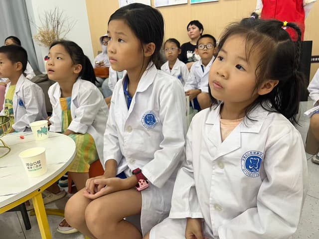 牙齿王国大冒险——沙井社区“小小牙医”亲子职业体验活动