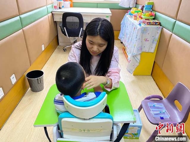 长春“95后”特殊儿童康复师:他们变好我才幸福