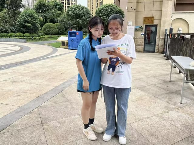 安徽财经大学社会实践队赴怀远双桥集镇:探金银花品牌化产业链,绘乡村振兴特色蓝图