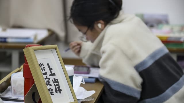 多校呼吁毕业生不要仅盯着考研考公,面对就业怎样选择更好?