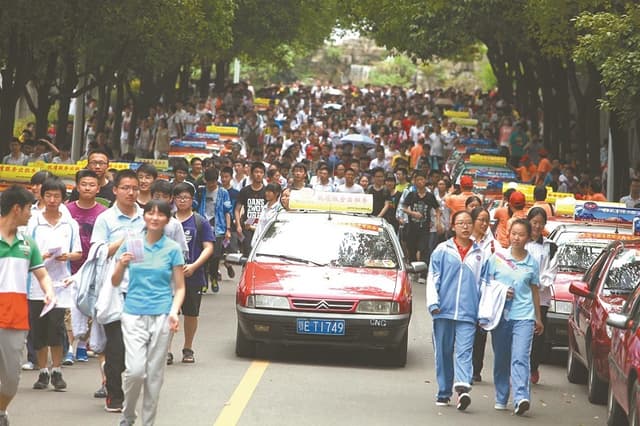 湖北宜昌:每5人就有一名志愿者 文明实践志愿服务全覆盖