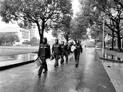 浙江:筑牢抗击“烟花”的校园防线