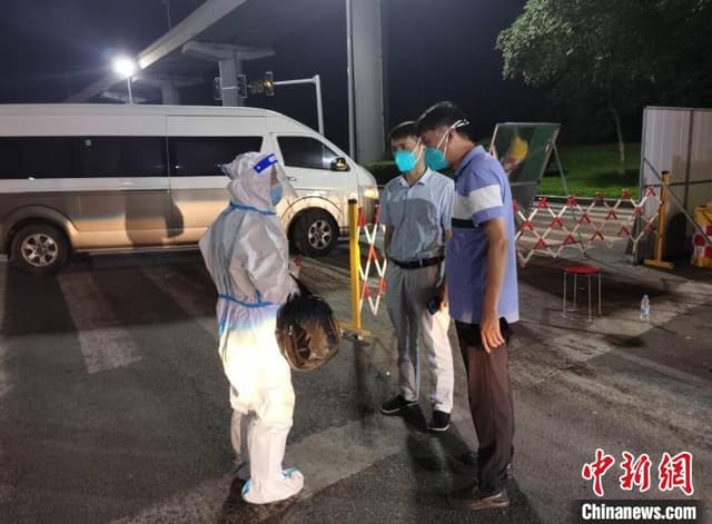 南京封控村里的“第一书记”:守好离疫情“风暴眼”最近的家园