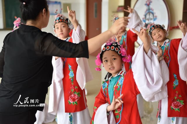 山东高密:小小茂腔传承人