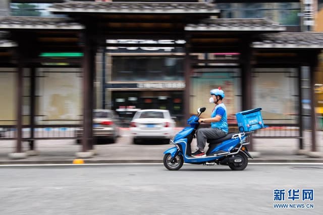 燕赢召:我在隔离区送外卖