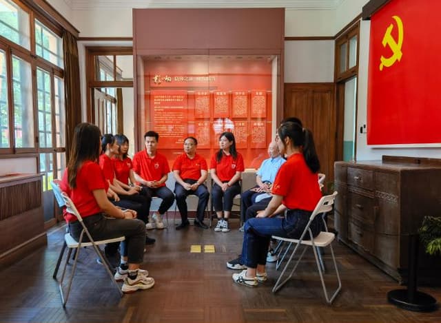 总书记和人民心贴心|“讲好理想信念的故事”