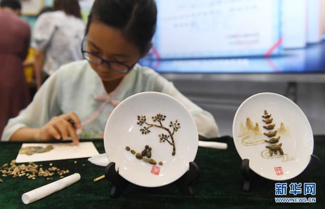 广西南宁:传承优秀文化 分享欢乐假期