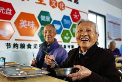 江西上高:幸福食堂解决老年人“吃饭难”