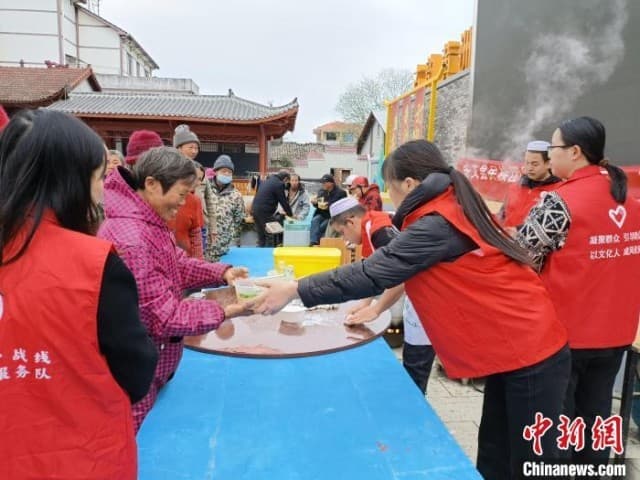 江西安义:爱心拉面暖人心 民族团结显真情