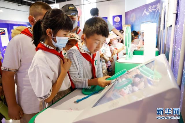 宁夏贺兰:“流动科技馆”里体验科技趣味