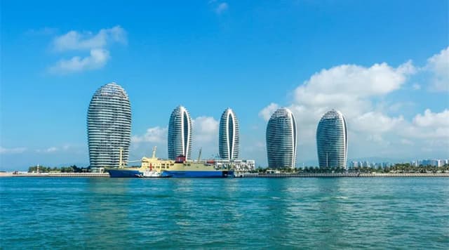 习近平:加快建设具有世界影响力的中国特色自由贸易港