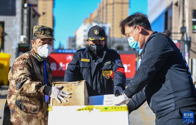 呼和浩特:全力保障中风险地区居民正常生活