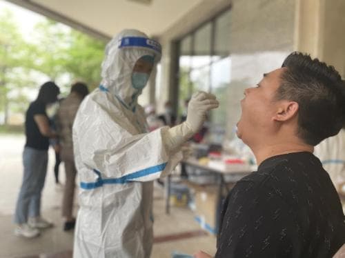 云南瑞丽:开展城区范围内新一轮全员核酸检测