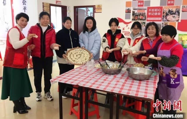 (新春走基层)广西桂林:小年夜团圆饭 二十年的坚持让爱心仍在继续