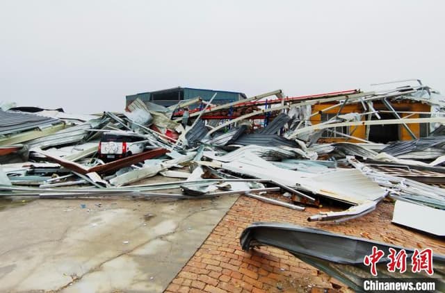 直击河北东闾龙卷风灾害现场:正在抓紧抢修排障