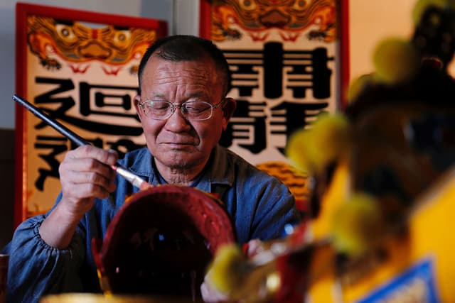 非遗传承人戴修义:“刀”耕不辍 “守”艺30年