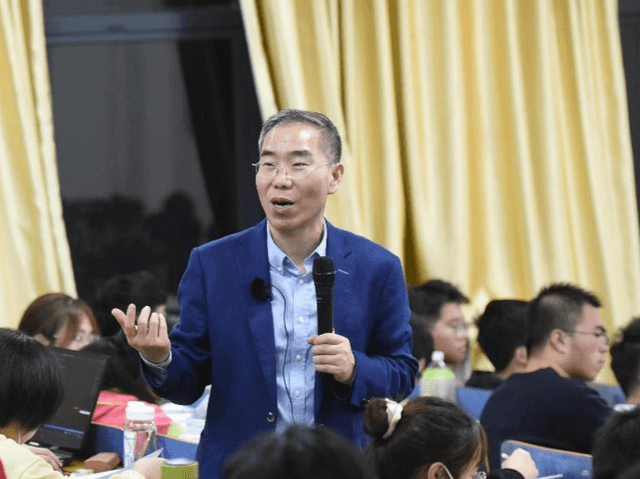 院士:中小学教育学习死知识,缺少工程师精神