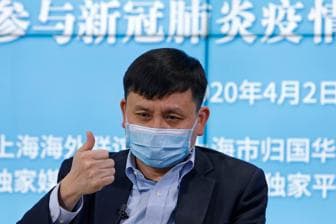 张文宏凌晨发文:新冠没有那么吓人,但是仗很难打