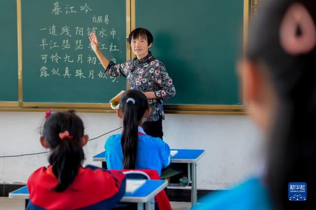 37年前,她加入教师队伍,从此扎根乡村教育