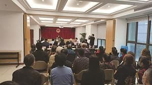 老人起诉子女给赡养费回家看望获支持 你常回家看看了吗?