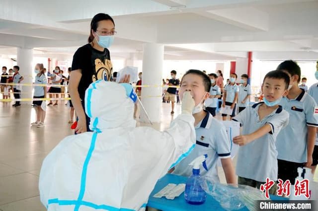 直击福州小学核酸检测现场:处处皆是温馨与感动