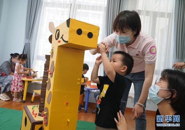 上海:科学育儿指导进社区