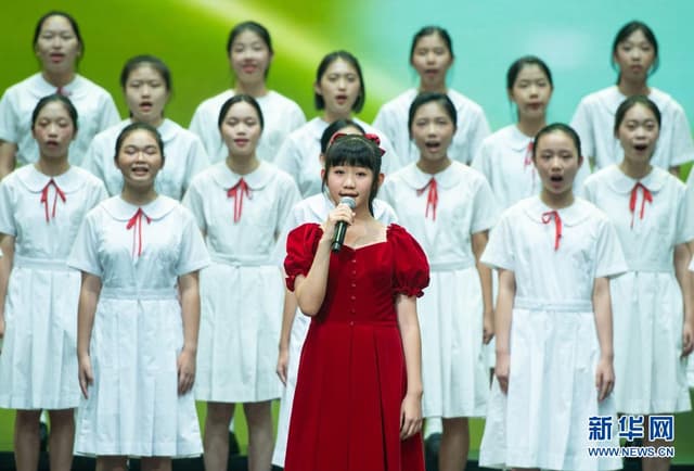 澳门:“百年光辉”文艺晚会献礼建党百年