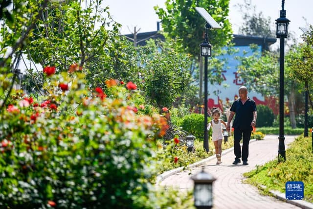 河北唐山:乡村小游园 亮丽风景线
