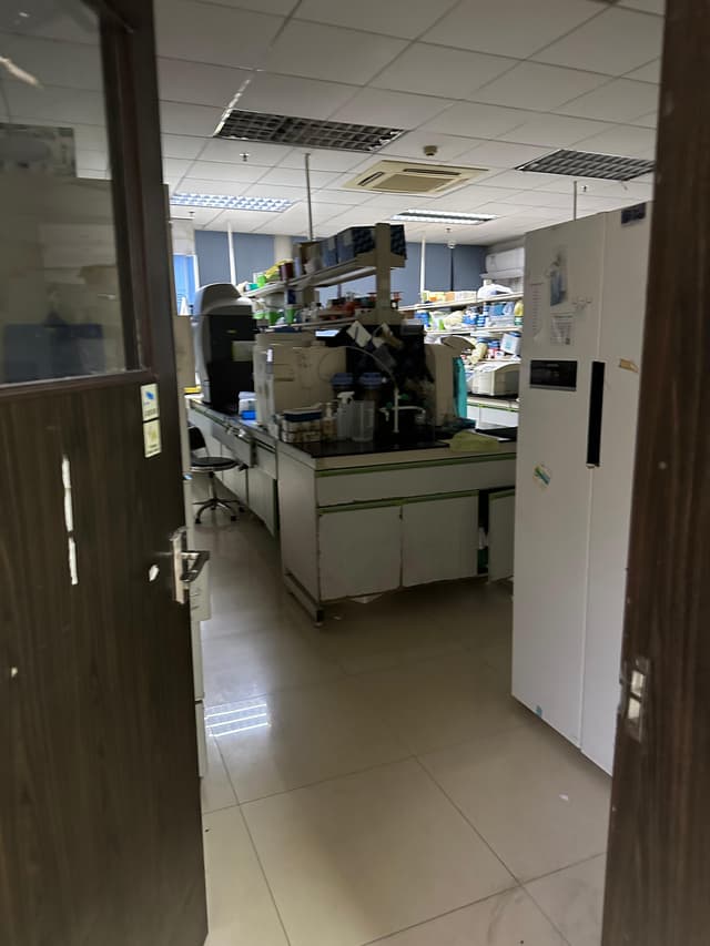 探访“患癌”风波中的中山二院:争议实验室未拆除,设备、仪器均在